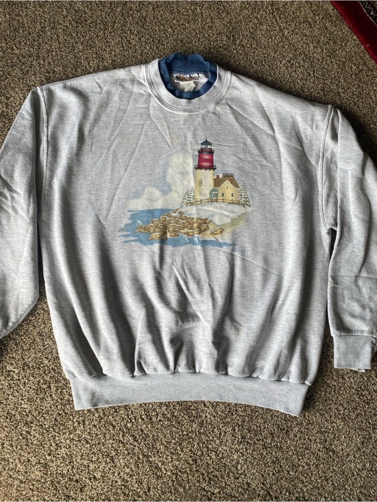 Vintage Tops - Vintage Light Gray Crewneck Sweatshirt with Red Lighthouse Graphic